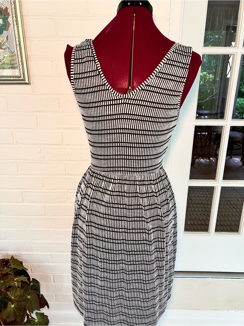 Caution To The Wind Black and White Women’s Dress Large - Picture 5 of 7